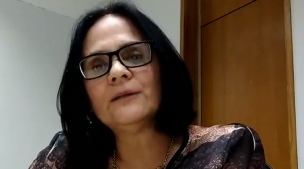 Ministra Damares Alves explica caso de Jesus na goiabeira.