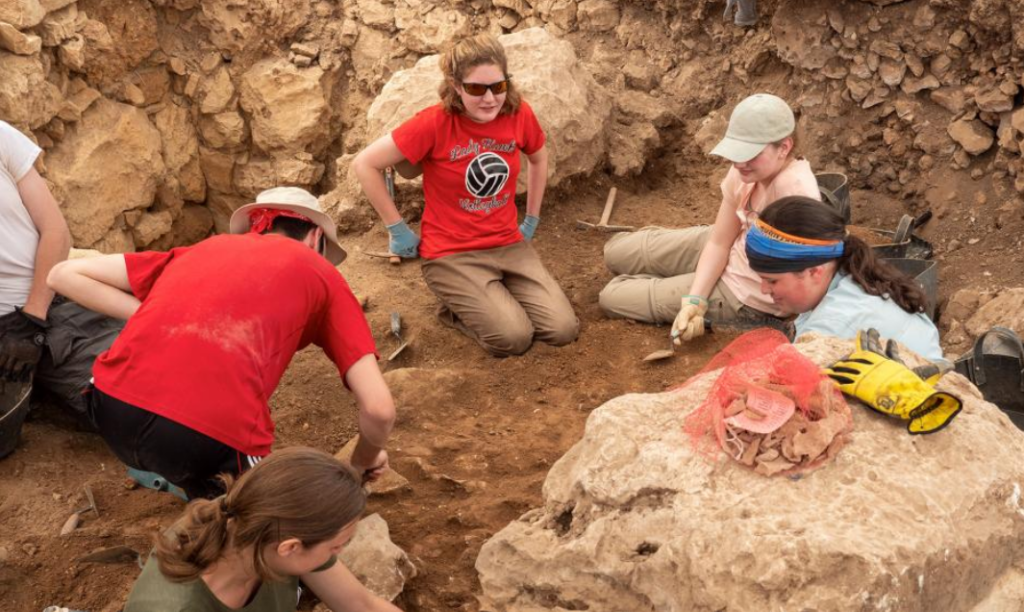 Escavação encontra Siló. Foto: CBN News.