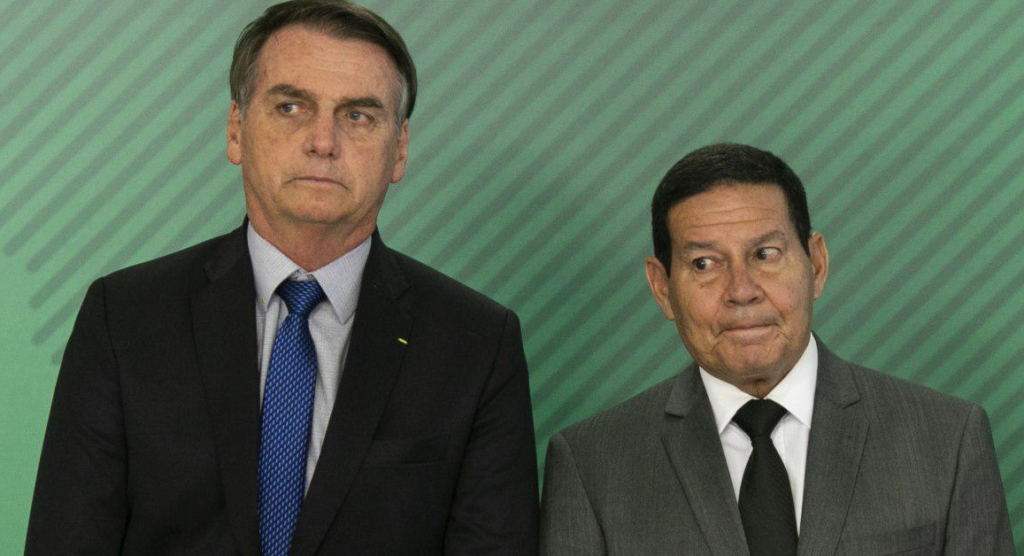 Hamilton Mourão está presidindo o país na ausência de Bolsonaro, que está em Davos (Suíça).