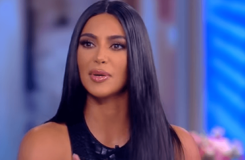 Kim Kardashian fala sobre fé do marido.
