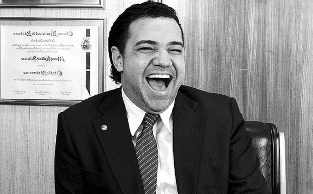 Pastor Marco Feliciano gasta 157 mil em sorriso.